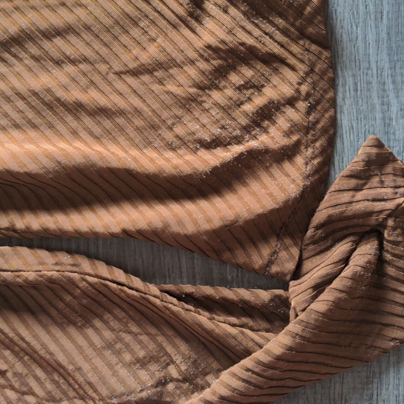 Cute top - Picture 2 of 4